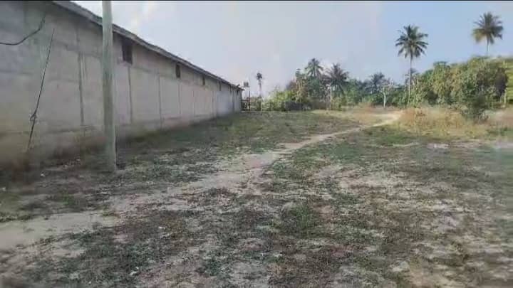 KIWANDA KIZIMA KINAUZWA PAMOJA NA ARDHI YAKE.